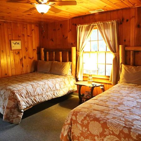 Grandview Lodge Waynesville Room photo